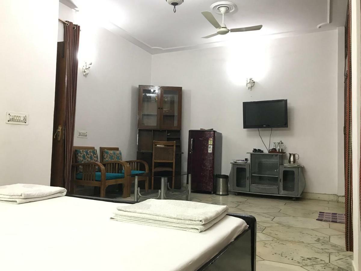 Tatvamasi Homestay Yeni Delhi Dış mekan fotoğraf