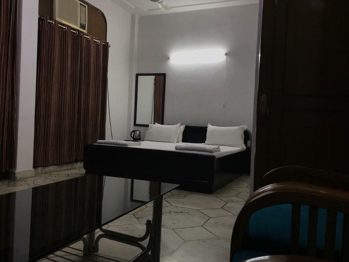 Tatvamasi Homestay Yeni Delhi Dış mekan fotoğraf