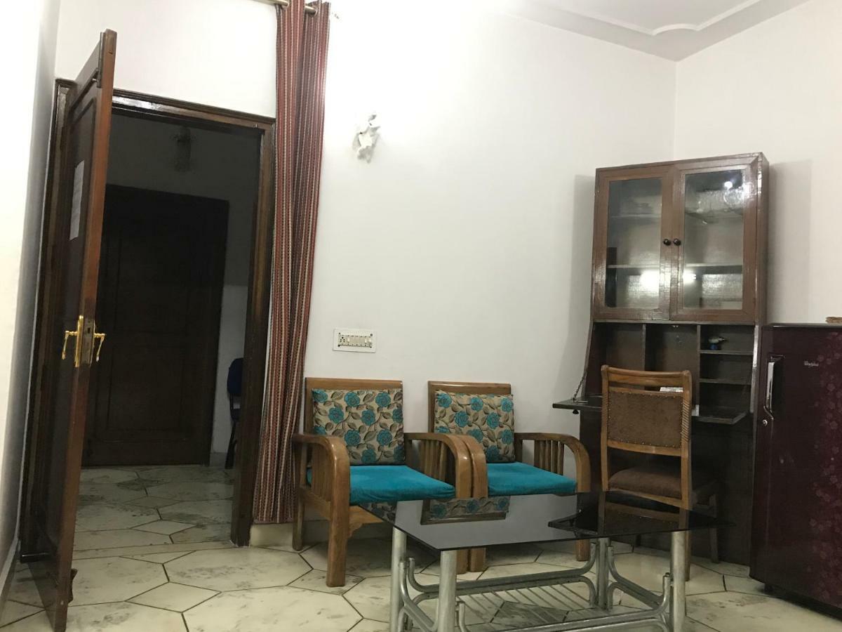 Tatvamasi Homestay Yeni Delhi Dış mekan fotoğraf